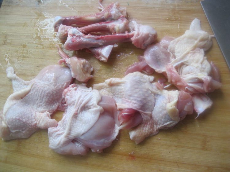 鲜香菇蒸鸡腿肉步骤3
