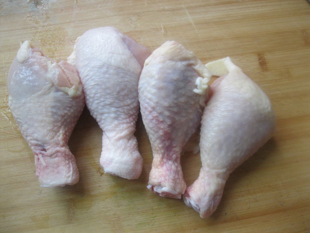 鲜香菇蒸鸡腿肉步骤1