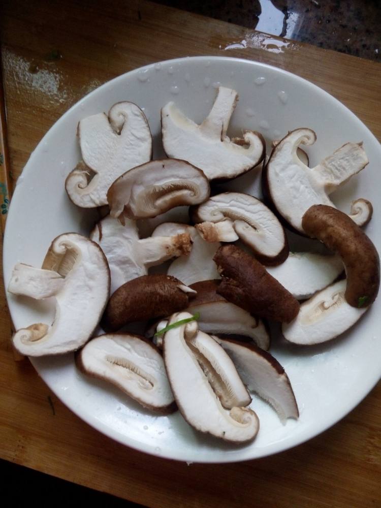 鲜香菇蒸鸡腿肉步骤6