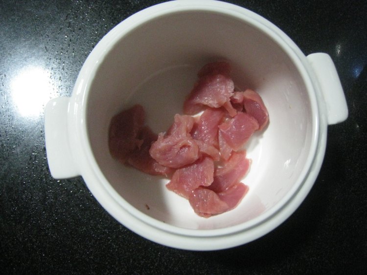 阿胶炖瘦肉步骤4