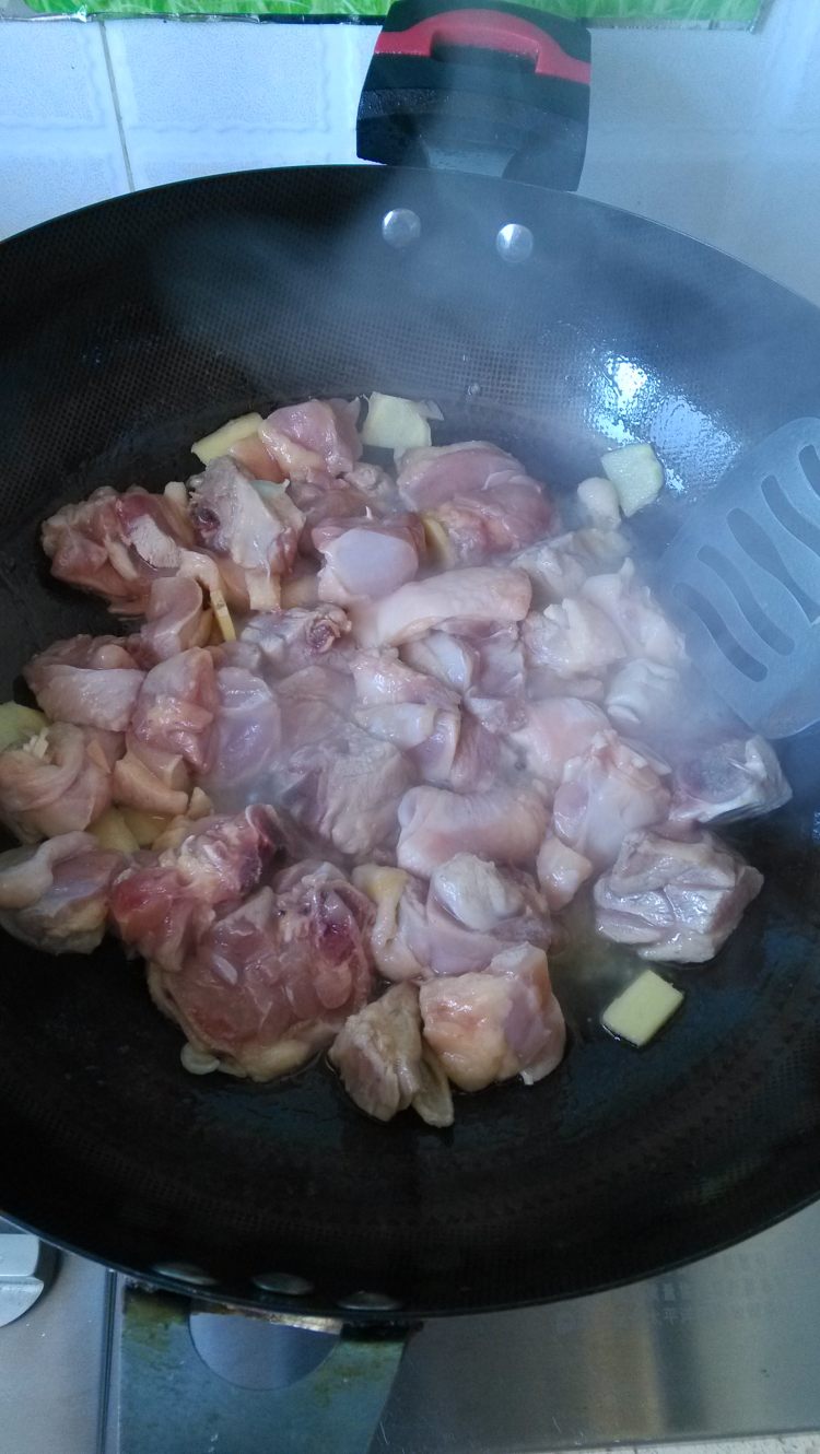 土豆烧鸡公步骤3