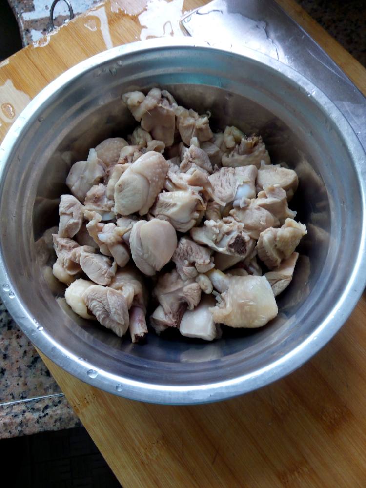 土豆香菇烧鸡腿步骤5