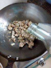 土豆香菇烧鸡腿步骤8