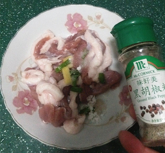 黑椒鸭脯溜杏鲍茹步骤4