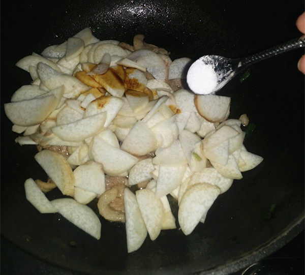 黑椒鸭脯溜杏鲍茹步骤12