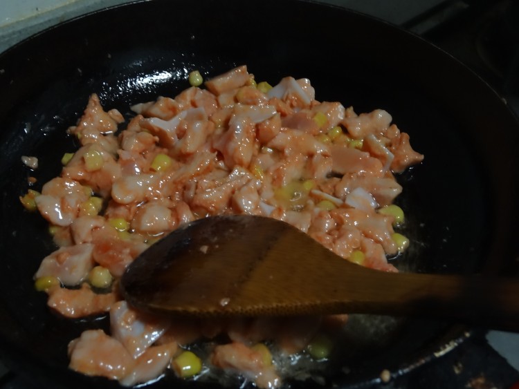 西芹奥尔良鸡丁步骤5