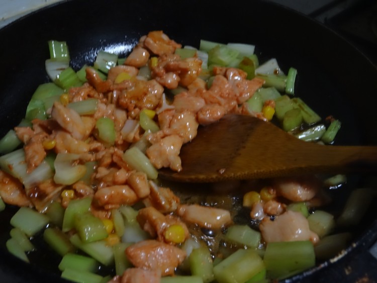 西芹奥尔良鸡丁步骤8