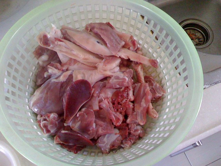 萝卜焖鸭步骤1