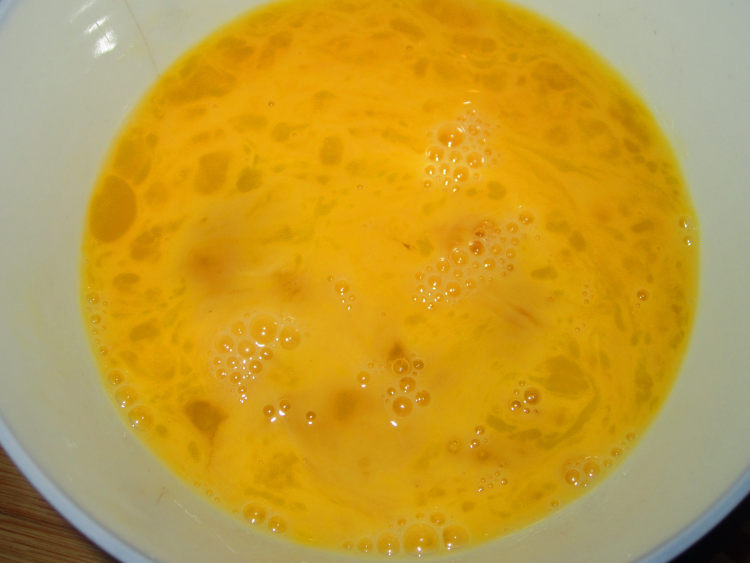 芹菜鸡丝炒鸡蛋步骤3