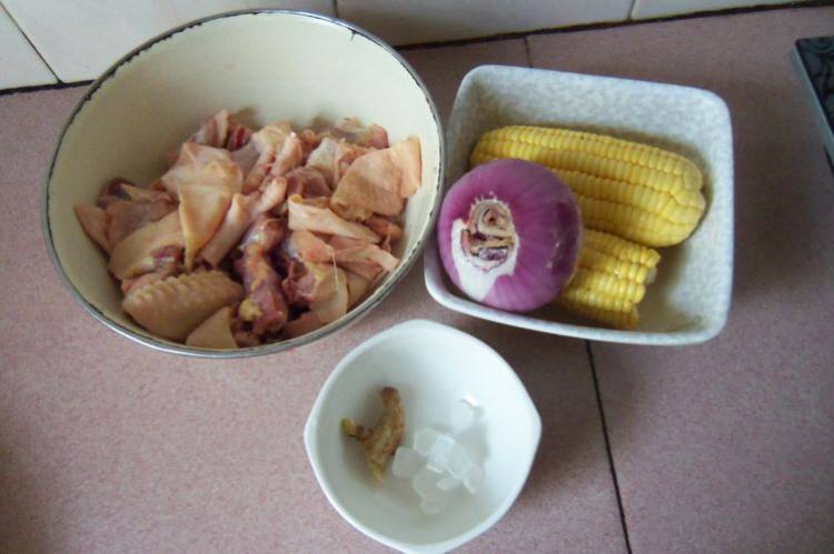 洋葱玉米烧鸡步骤1