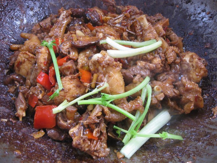 香菇焖土鸡步骤10