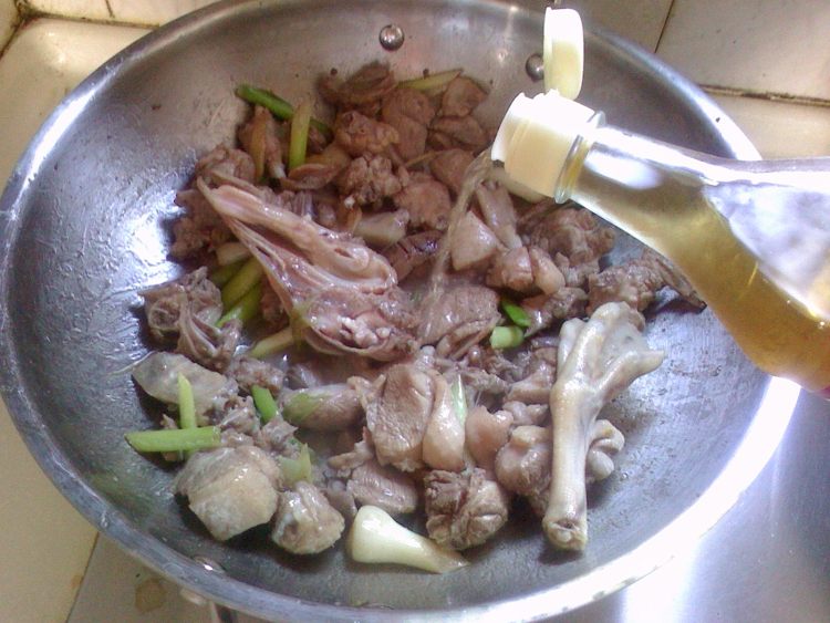 蒜香鸭块步骤7