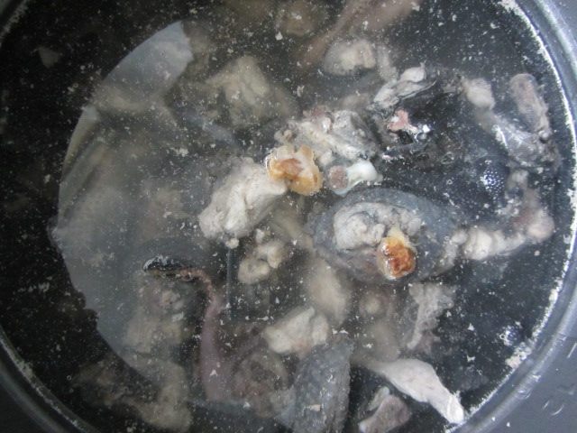 天麻炖乌鸡步骤7