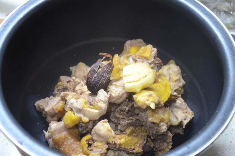 清炖土鸡步骤2