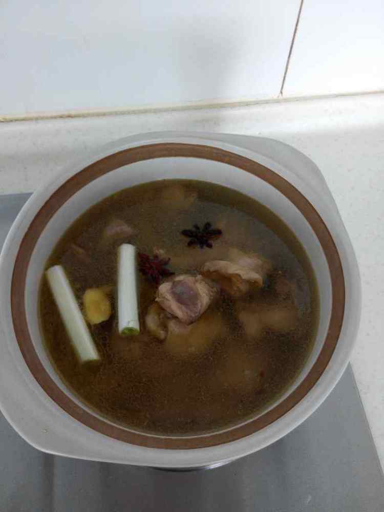 笨鸡香菇煲步骤5