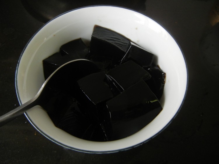 樱桃酸奶龟苓膏步骤9