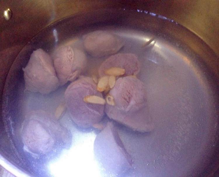 花旗参瘦肉汤步骤4