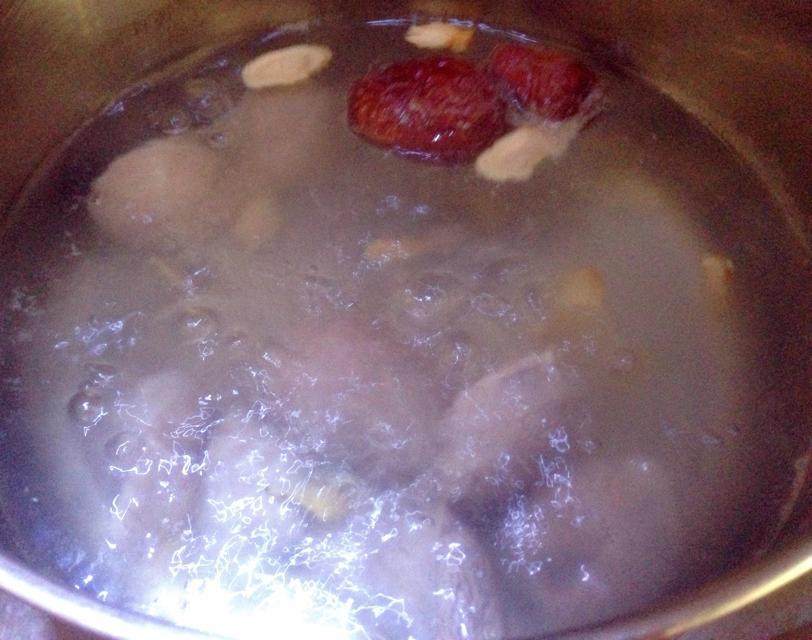花旗参瘦肉汤步骤7