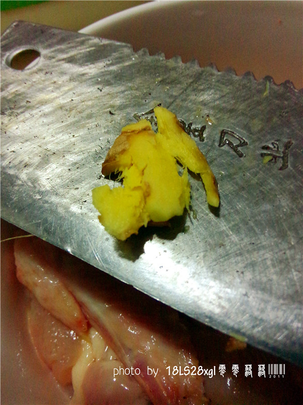 鱼腥草麦冬炖鸡汤步骤3