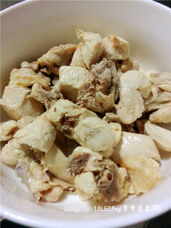 鱼腥草麦冬炖鸡汤步骤6