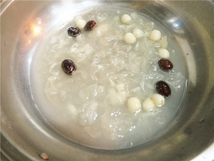 红薯银耳汤步骤7