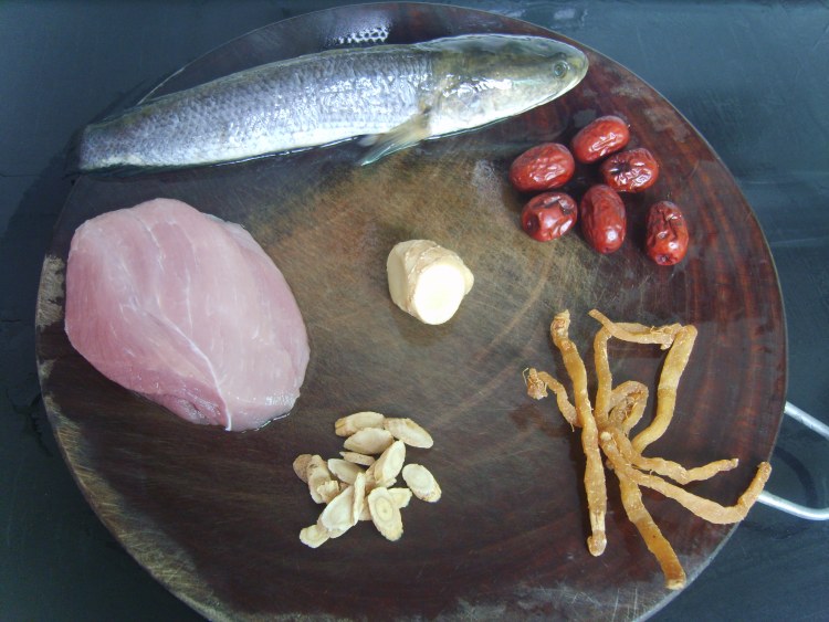 玉竹红枣生鱼汤步骤1