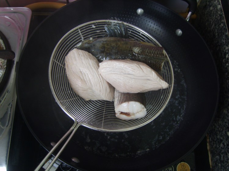 玉竹红枣生鱼汤步骤5