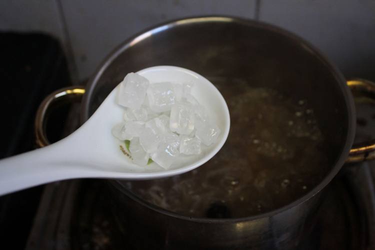 银耳乌梅汤步骤11