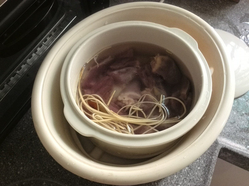 灯心草麦冬炖鸭心步骤6
