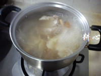 沙参玉竹马蹄煲猪展步骤6