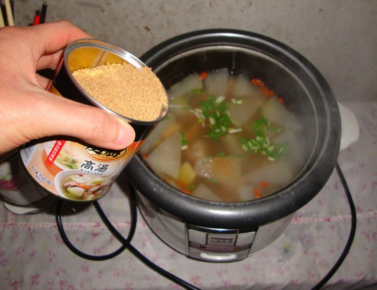 杞子冬瓜排骨汤煲步骤11
