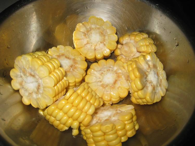 松茸银耳瘦肉汤步骤5