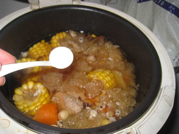 松茸银耳瘦肉汤步骤8