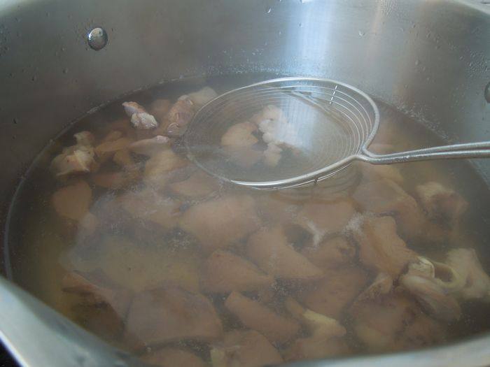 麦冬芡实炖猪心汤步骤6