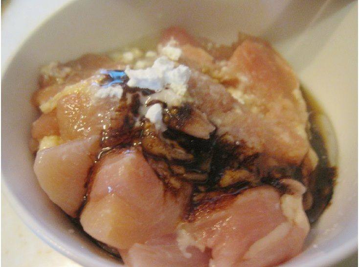 香菇银耳溜鸡腿肉步骤3