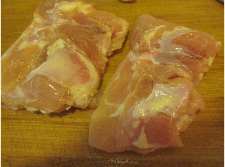 香菇银耳溜鸡腿肉步骤2