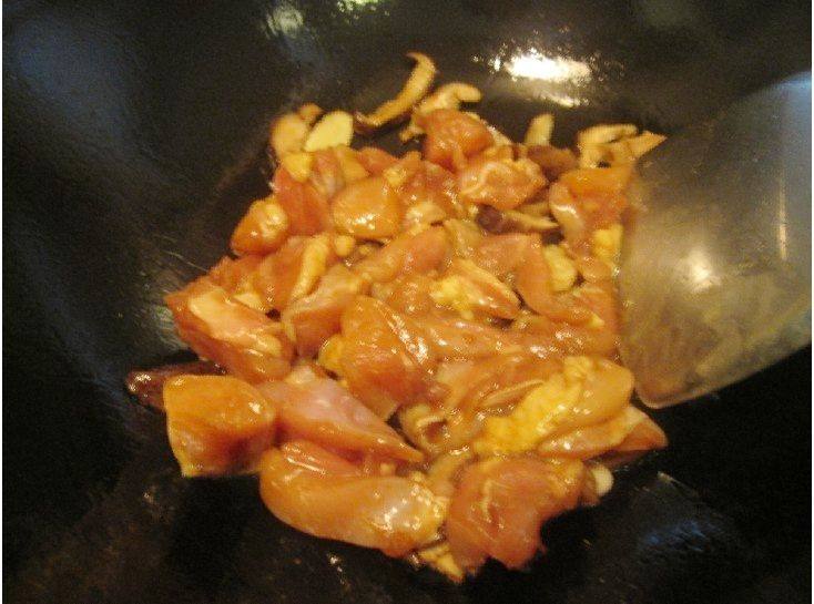 香菇银耳溜鸡腿肉步骤10