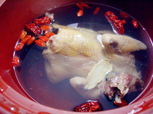 药膳炖鸽子步骤6