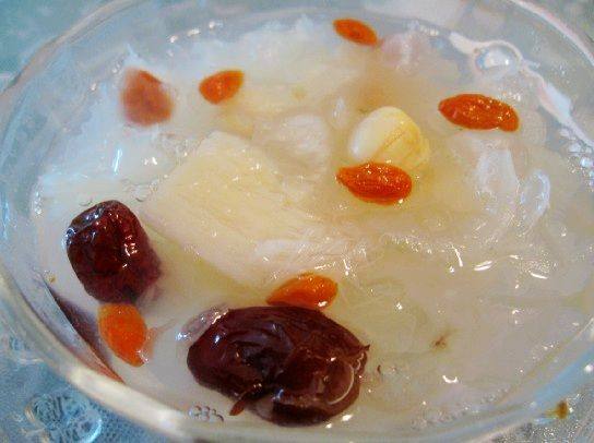 莲子银耳羹步骤7