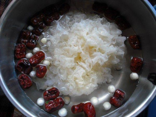 银耳莲子木瓜羹步骤5