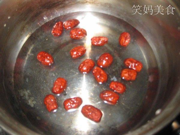 枸杞大枣山药粥步骤2