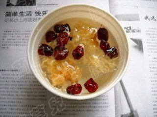 红豆栆银耳羹步骤2