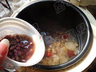 红豆栆银耳羹步骤7