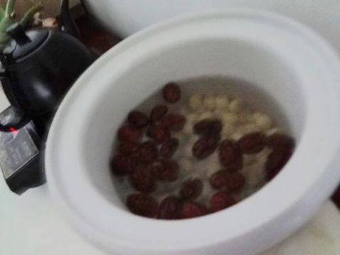 红枣莲子枸杞茶步骤2