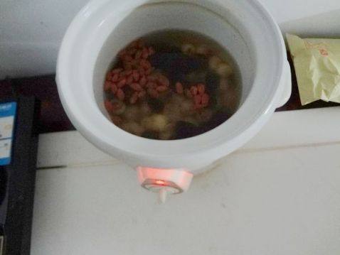 红枣莲子枸杞茶步骤5