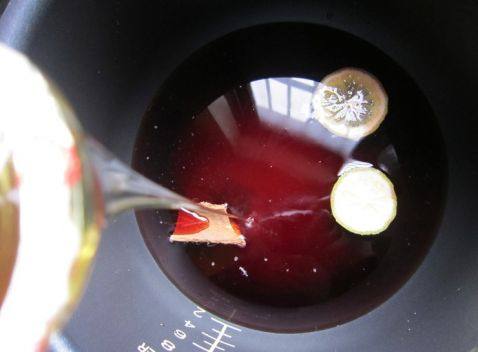 美容养颜—红酒煮梨步骤6