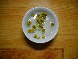 杞菊银耳羹步骤3