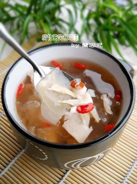 腐竹芡实银耳羹步骤9