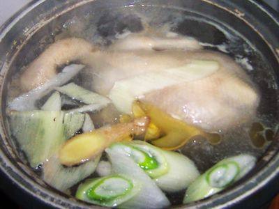 枸杞鸡汤煲步骤7