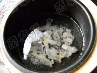 润燥佳品之冰糖百合双步骤3